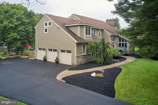 9 SKYVIEW DR, Ivyland, PA 18974