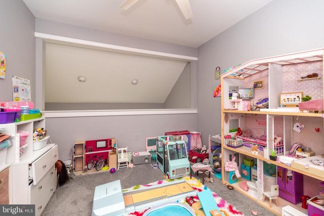 9 SKYVIEW DR, Ivyland, PA 18974