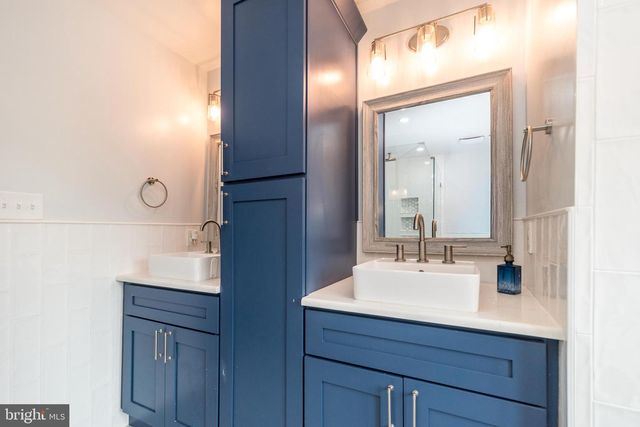 9 SKYVIEW DR, Ivyland, PA 18974