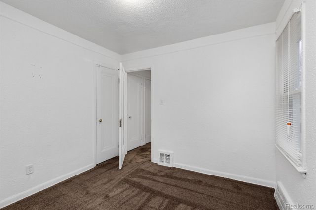 12244 Woodmont Avenue, Detroit, MI 48227