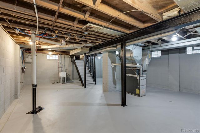 12244 Woodmont Avenue, Detroit, MI 48227