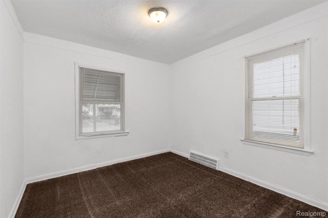 12244 Woodmont Avenue, Detroit, MI 48227