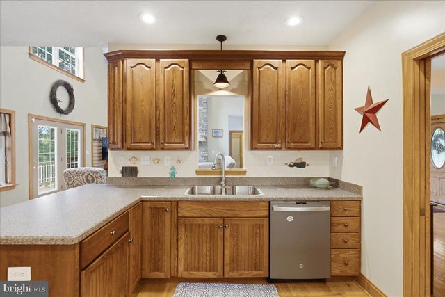816 GREAT LAKE DR, Middletown, VA 22645