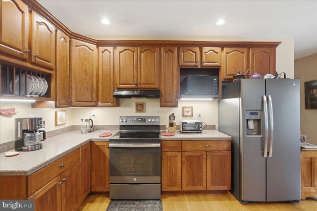 816 GREAT LAKE DR, Middletown, VA 22645