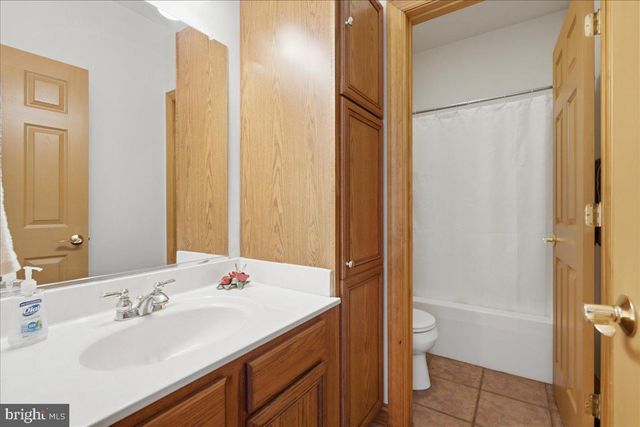 816 GREAT LAKE DR, Middletown, VA 22645