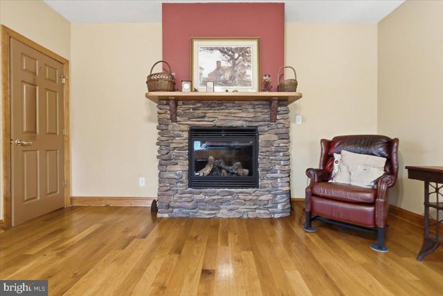 816 GREAT LAKE DR, Middletown, VA 22645