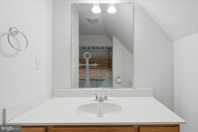816 GREAT LAKE DR, Middletown, VA 22645