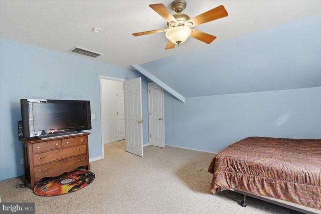 816 GREAT LAKE DR, Middletown, VA 22645