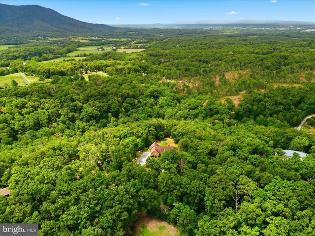 816 GREAT LAKE DR, Middletown, VA 22645
