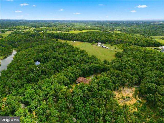 816 GREAT LAKE DR, Middletown, VA 22645