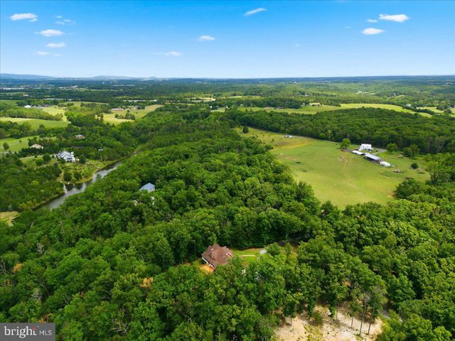 816 GREAT LAKE DR, Middletown, VA 22645