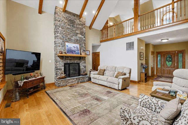 816 GREAT LAKE DR, Middletown, VA 22645