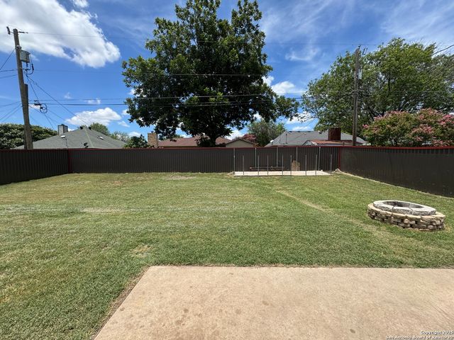 1817 Dusk Dr, Killeen, TX 76543
