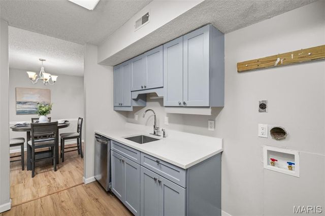 1607 Redbird Cove, St Louis, MO 63144