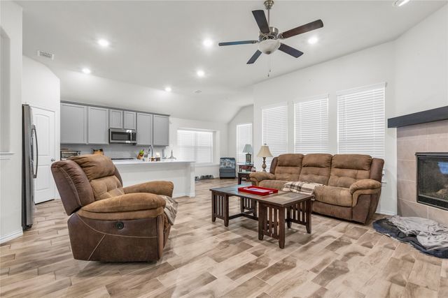 7225 Tesoro Trail, Fort Worth, TX 76131