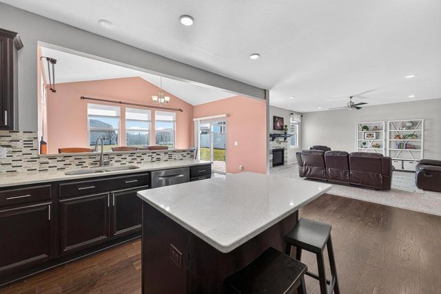 301 Hallmark Way, Sun Prairie, WI 53590