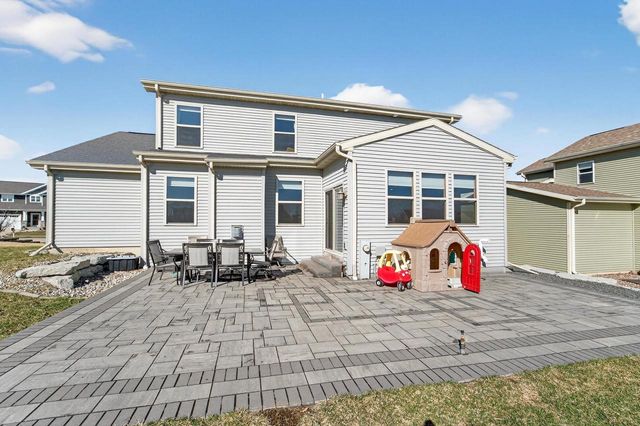 301 Hallmark Way, Sun Prairie, WI 53590