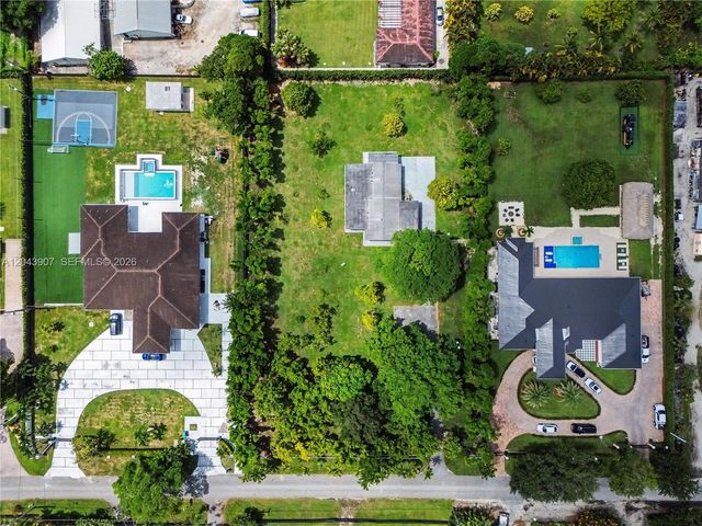 11380 SW 93rd St, Miami, FL 33176