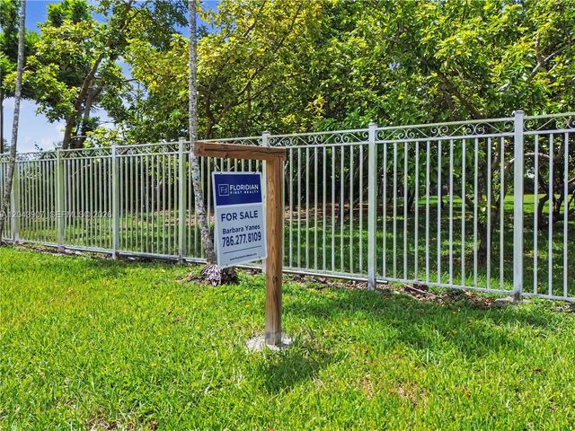 11380 SW 93rd St, Miami, FL 33176