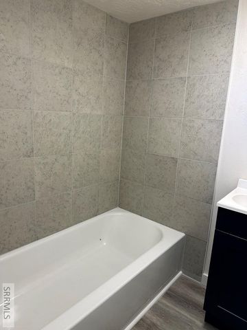 1028 N 9th Avenue, Pocatello, ID 83201