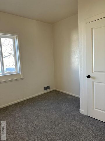 1028 N 9th Avenue, Pocatello, ID 83201