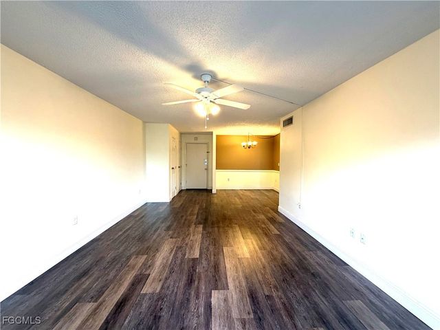 3704 Broadway 216, Fort Myers, FL 33901