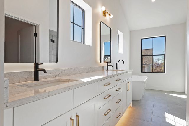 571 S MCCLELLAND ST, Salt Lake City, UT 84102