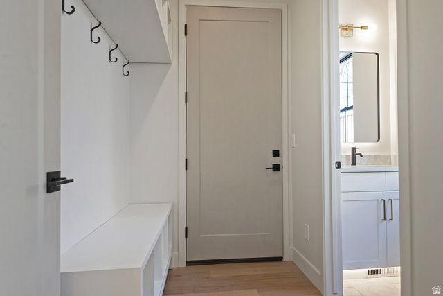 571 S MCCLELLAND ST, Salt Lake City, UT 84102