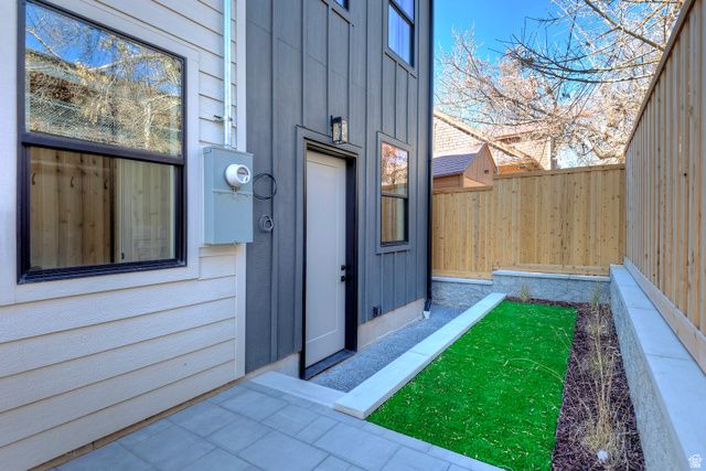 571 S MCCLELLAND ST, Salt Lake City, UT 84102