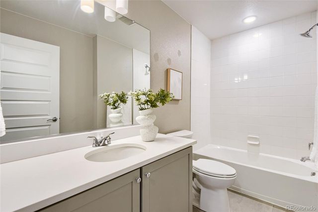 23588 E Ida Drive B, Aurora, CO 80016