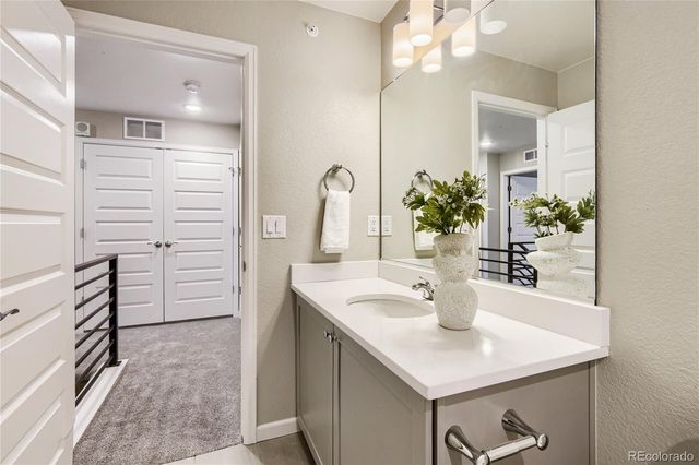 23588 E Ida Drive B, Aurora, CO 80016