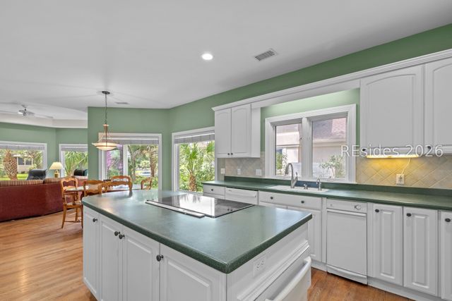 17 Arthur Hills Ct, Hilton Head Island, SC 29928