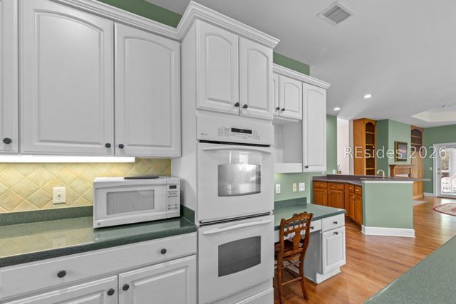17 Arthur Hills Ct, Hilton Head Island, SC 29928