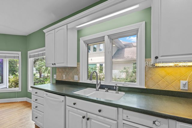 17 Arthur Hills Ct, Hilton Head Island, SC 29928