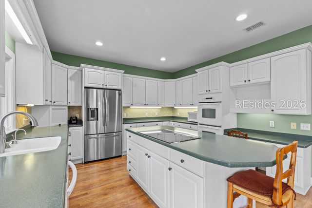 17 Arthur Hills Ct, Hilton Head Island, SC 29928