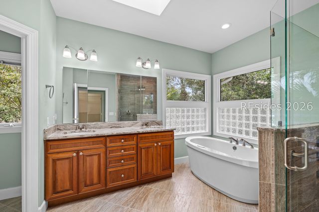 17 Arthur Hills Ct, Hilton Head Island, SC 29928