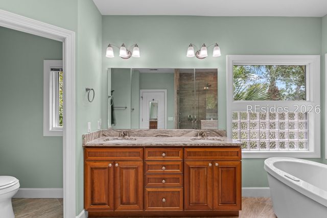 17 Arthur Hills Ct, Hilton Head Island, SC 29928