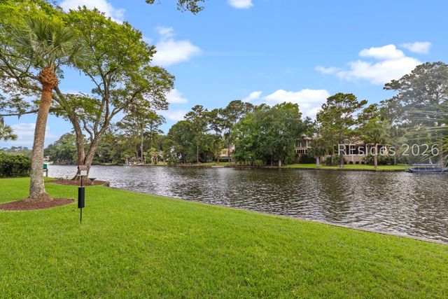 17 Arthur Hills Ct, Hilton Head Island, SC 29928