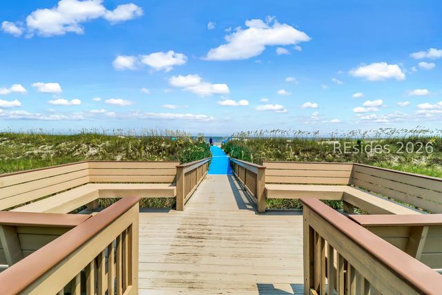 17 Arthur Hills Ct, Hilton Head Island, SC 29928