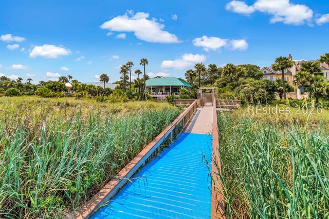 17 Arthur Hills Ct, Hilton Head Island, SC 29928