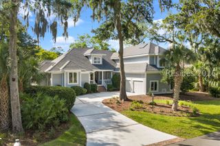 17 Arthur Hills Ct, Hilton Head Island, SC 29928