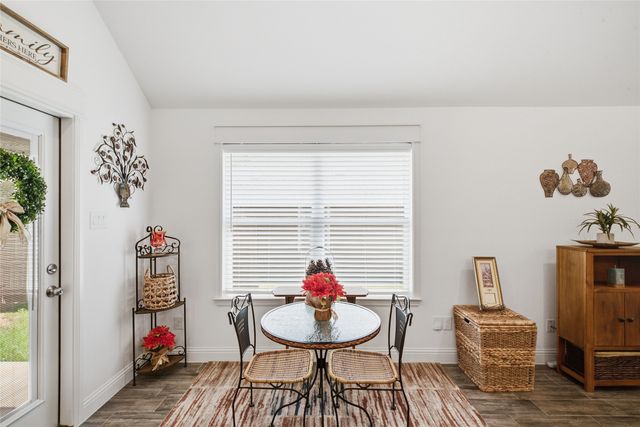 211 Clover Circle, Weatherford, TX 76086