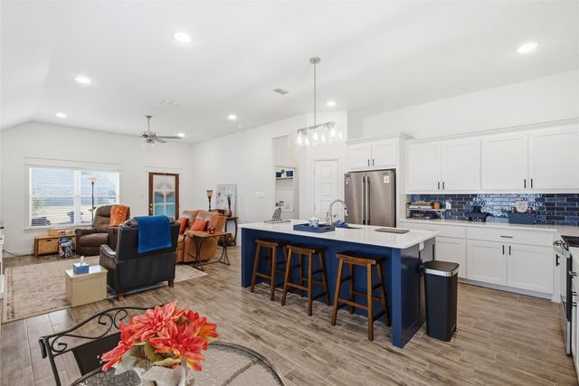 211 Clover Circle, Weatherford, TX 76086