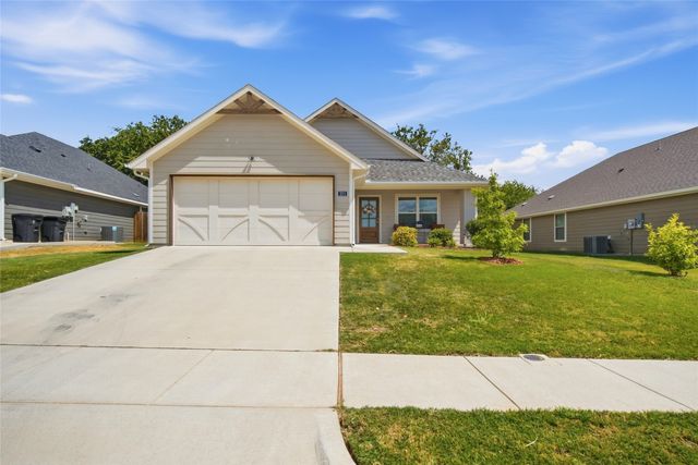 211 Clover Circle, Weatherford, TX 76086