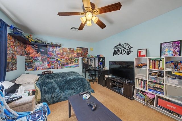 451 W Brook Rd, Ringwood Boro, NJ 07456