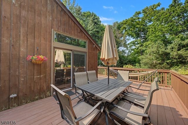 451 W Brook Rd, Ringwood Boro, NJ 07456