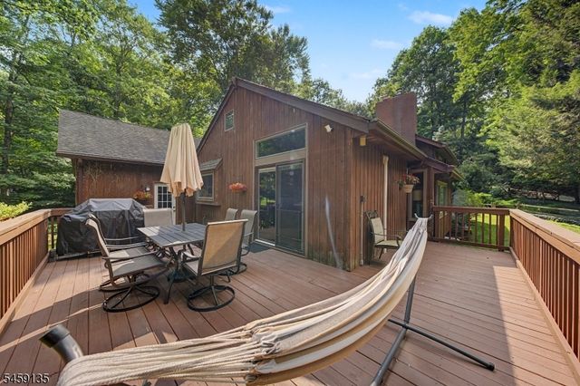 451 W Brook Rd, Ringwood Boro, NJ 07456