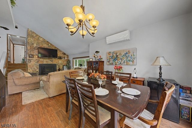451 W Brook Rd, Ringwood Boro, NJ 07456