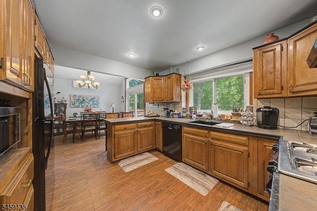 451 W Brook Rd, Ringwood Boro, NJ 07456