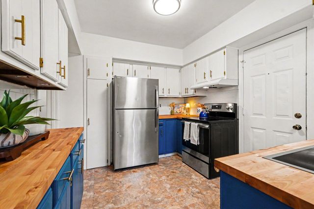 1104 Hoyt Street SE, Grand Rapids, MI 49507